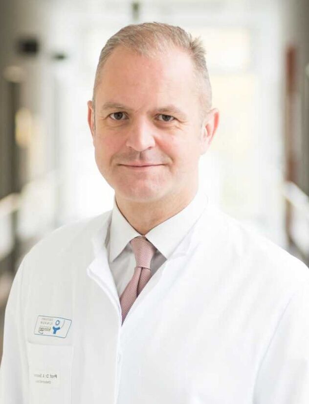 Arzt Dermatologe Peter